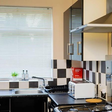 Isinmi Home - Close To Mcr City Manchester Bagian luar foto