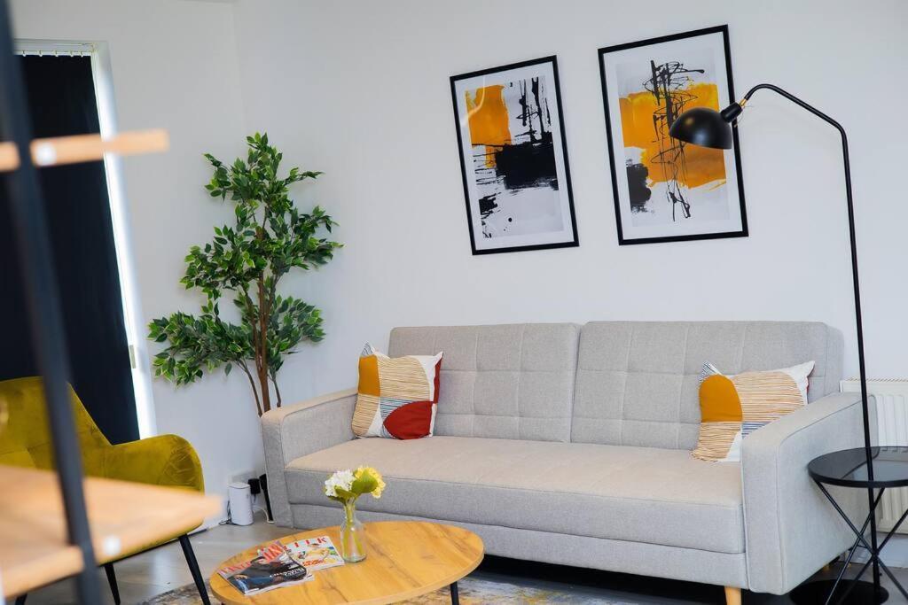Isinmi Home - Close To Mcr City Manchester Bagian luar foto