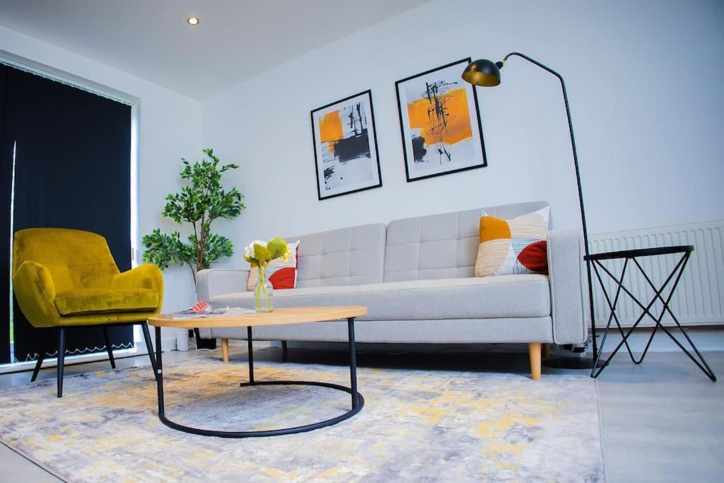 Isinmi Home - Close To Mcr City Manchester Bagian luar foto