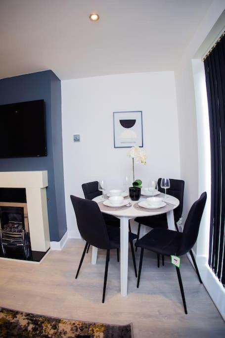 Isinmi Home - Close To Mcr City Manchester Bagian luar foto
