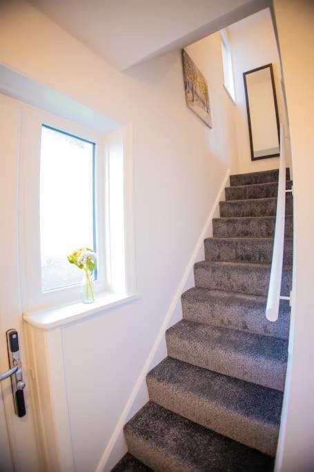 Isinmi Home - Close To Mcr City Manchester Bagian luar foto