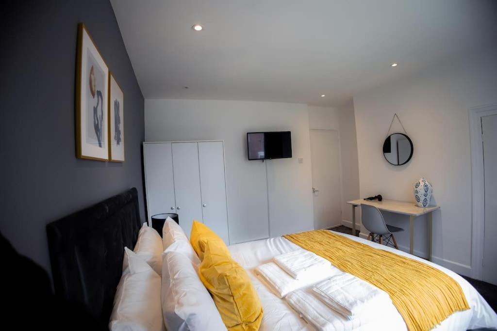 Isinmi Home - Close To Mcr City Manchester Bagian luar foto