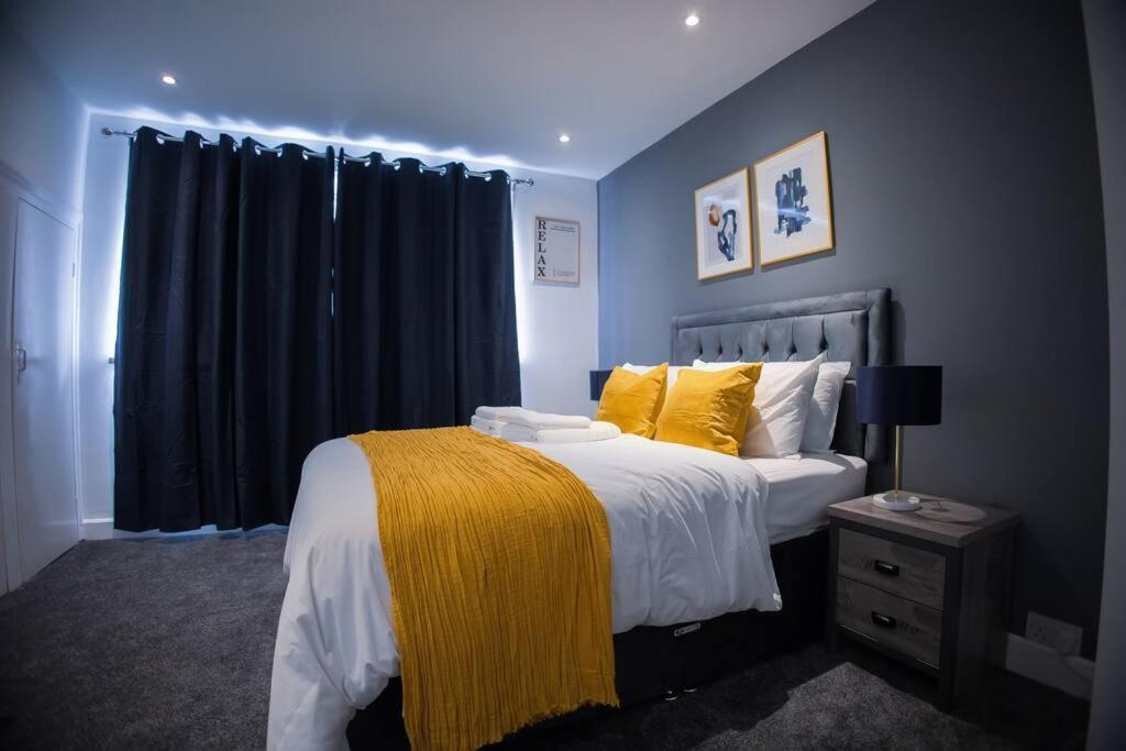 Isinmi Home - Close To Mcr City Manchester Bagian luar foto