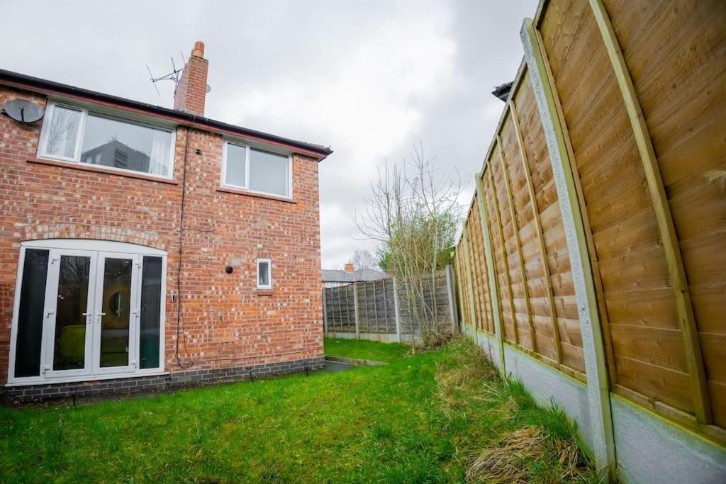Isinmi Home - Close To Mcr City Manchester Bagian luar foto
